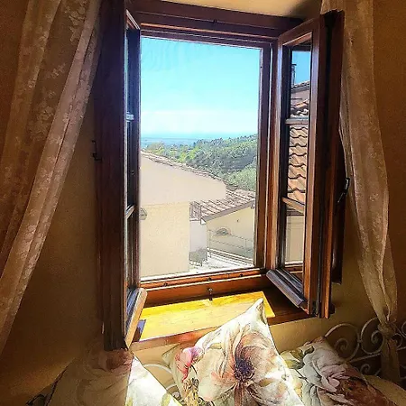 Vista Bonita, Renovated Sea View Rural House Montemagno (Lucca)