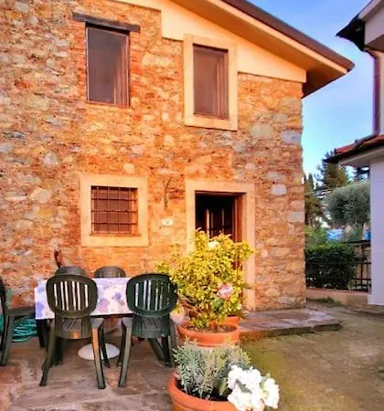 Vista Bonita, Renovated Sea View Rural House 펜션 Montemagno (Lucca)